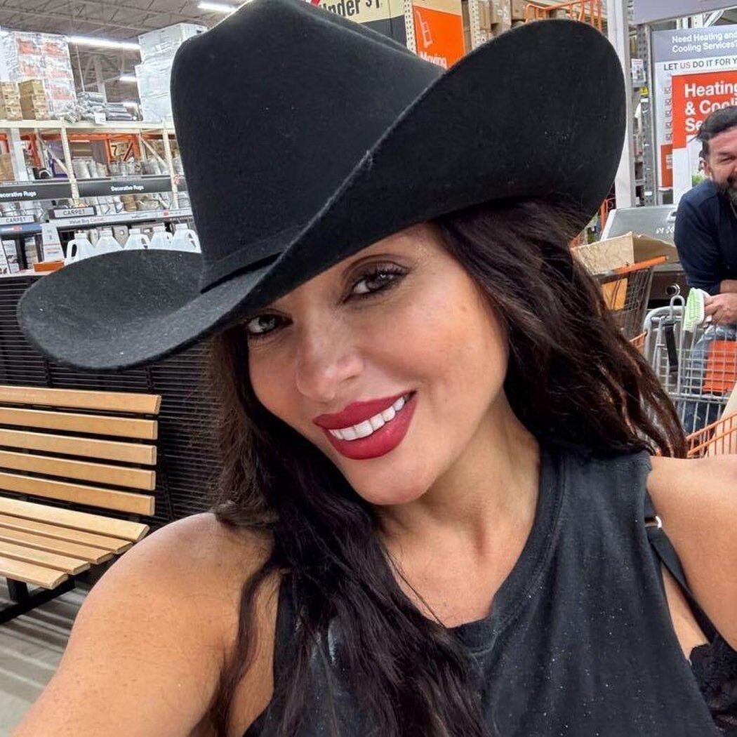 Family of ºÃÉ«tv woman detained by ICE says it's a 'nightmare'